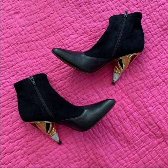 Givenchy Black  genuine leather Ankle Boots with Artistic Heel, US7 - Picture 6 of 10